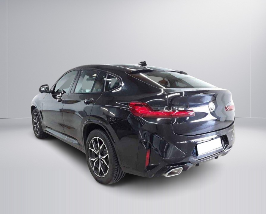 BMW X4 xDrive20d M-Sport (2)