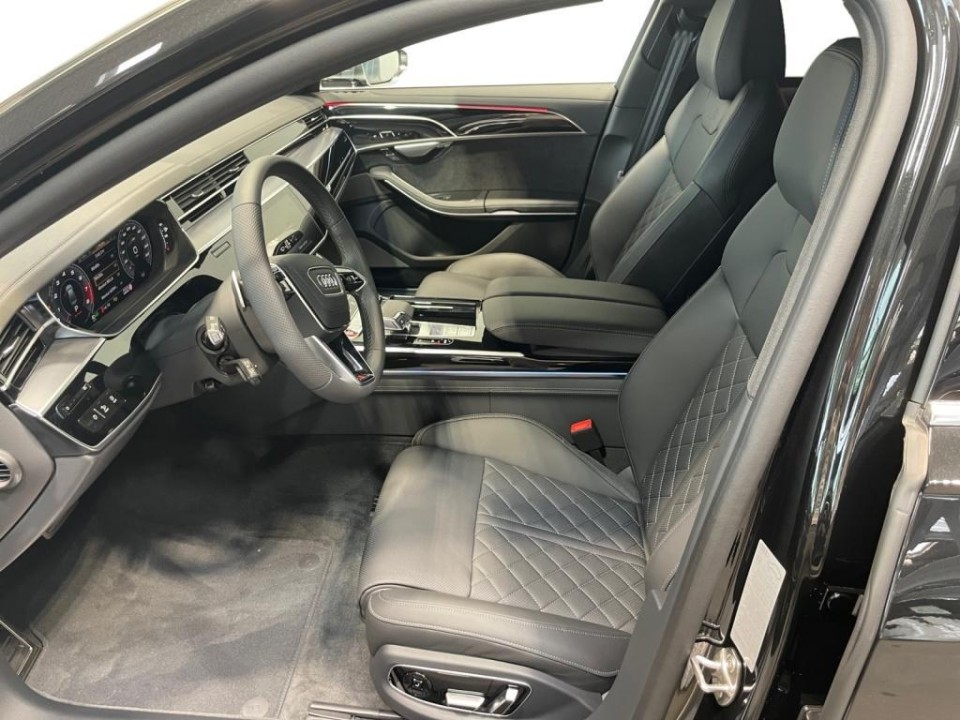 Audi S8 TFSI Quattro (3)