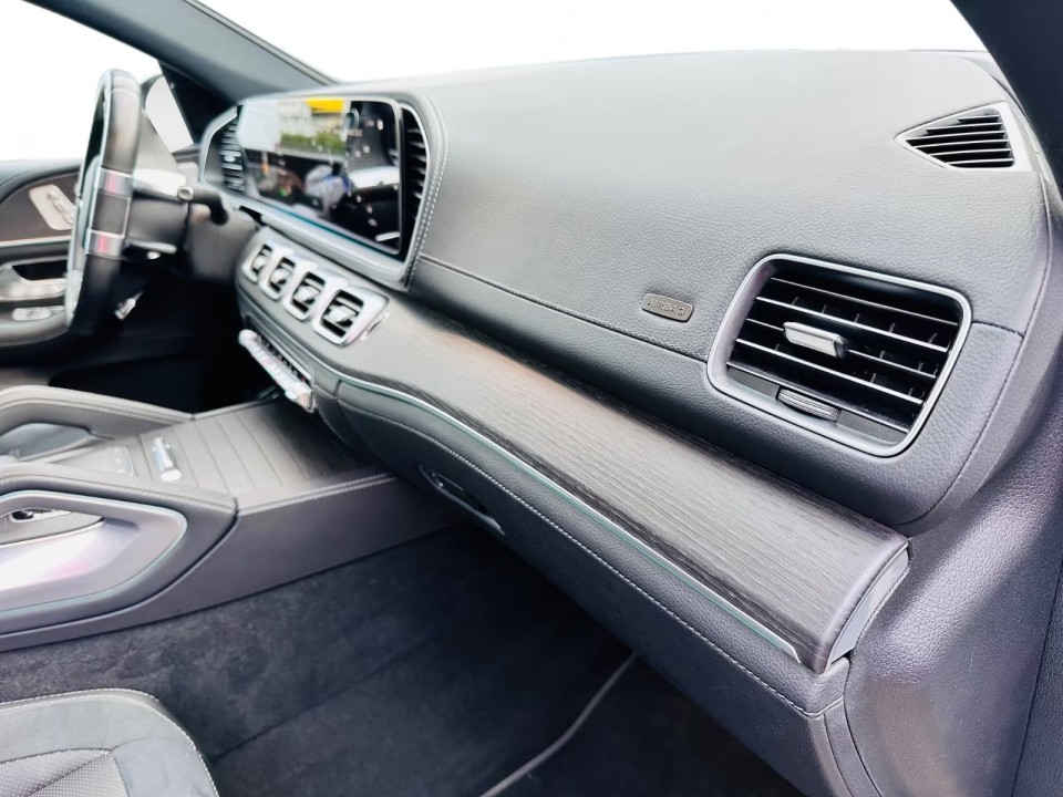 Mercedes-Benz GLE Coupé AMG 53 4MATIC+ - foto 24