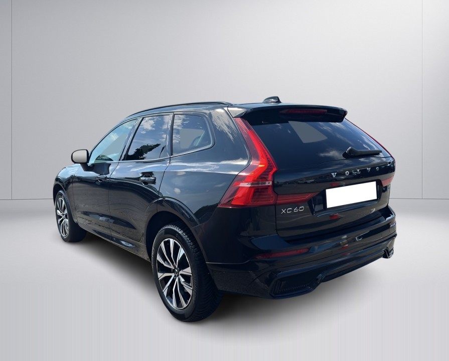 Volvo XC 60 B4 FWD Plus Dark (4)