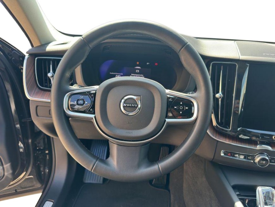 Volvo XC 60 B4 FWD Plus Dark - foto 11