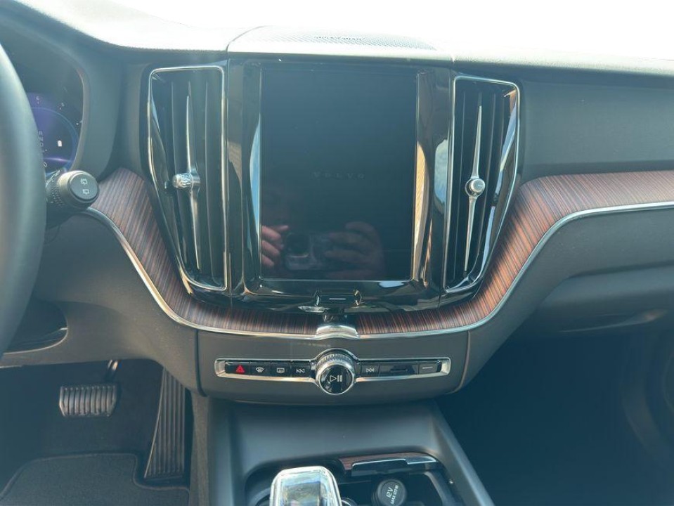 Volvo XC 60 B4 FWD Plus Dark - foto 13