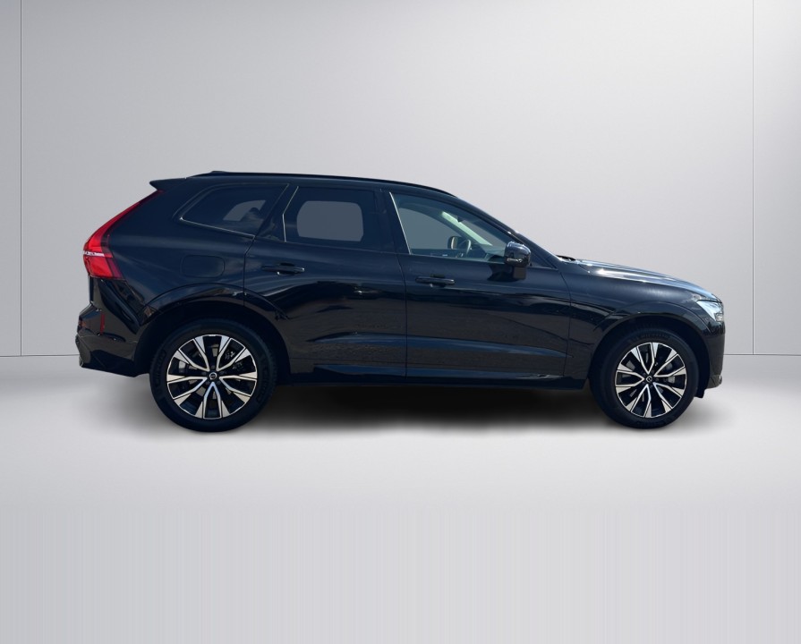 Volvo XC 60 B4 FWD Plus Dark (2)