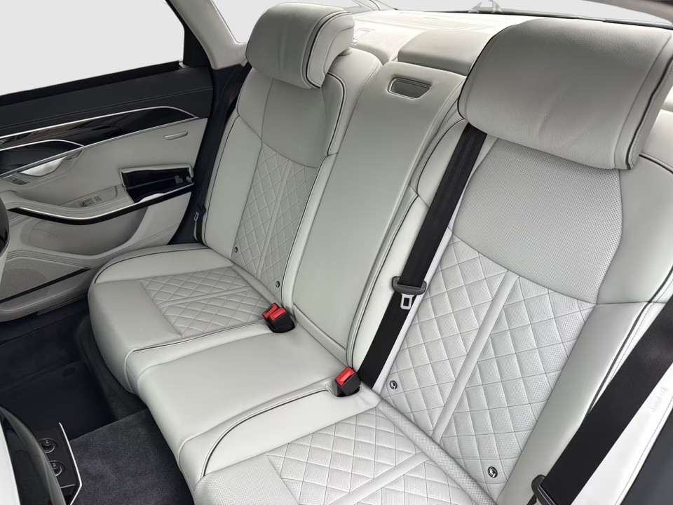 Audi S8 Quattro - foto 11