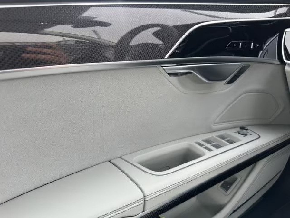 Audi S8 TFSI Quattro - foto 12