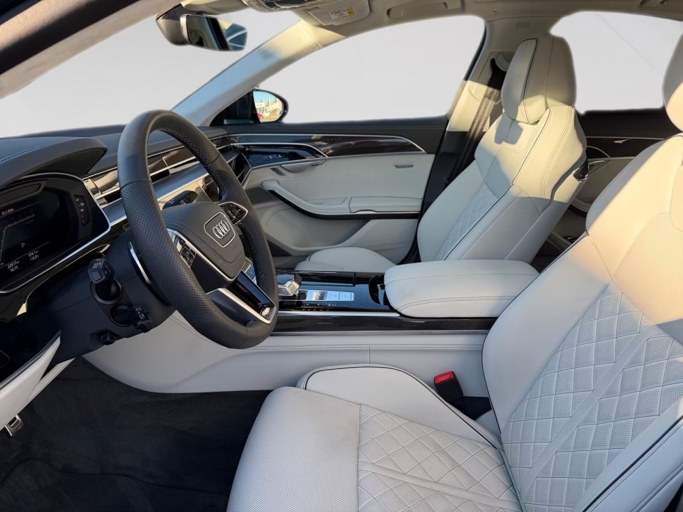 Audi S8 - foto 12