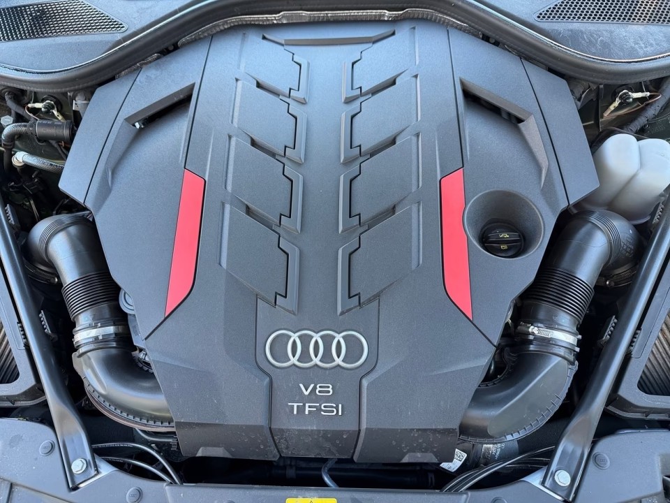 Audi S8 - foto 20