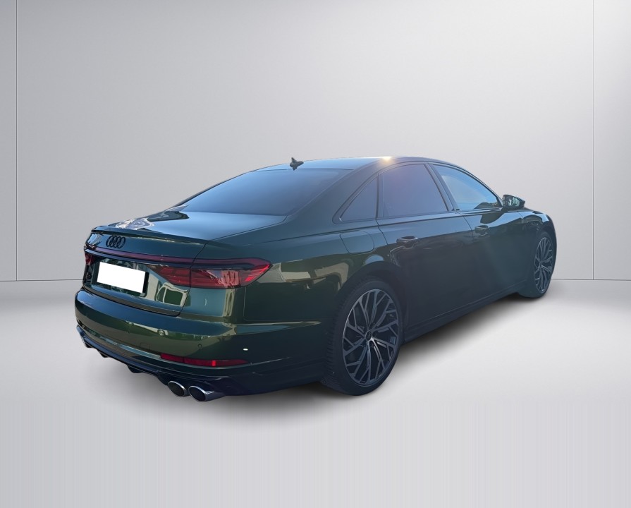 Audi S8 (3)