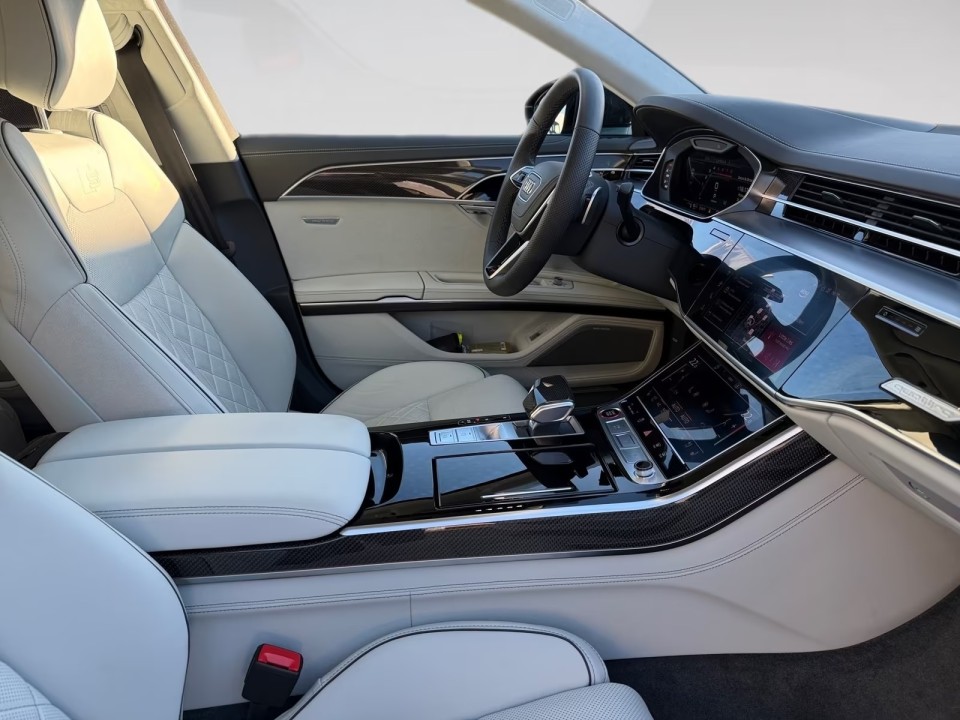 Audi S8 - foto 13