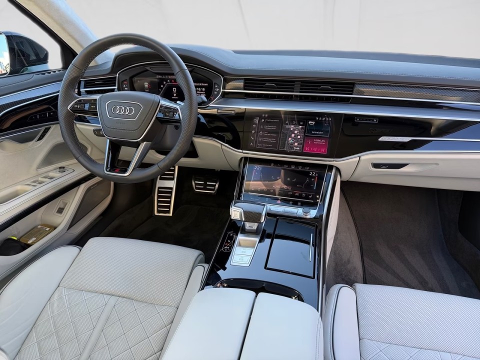 Audi S8 - foto 11