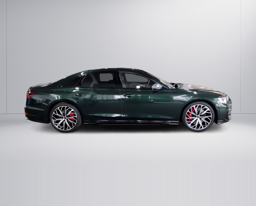 Audi S8 (2)