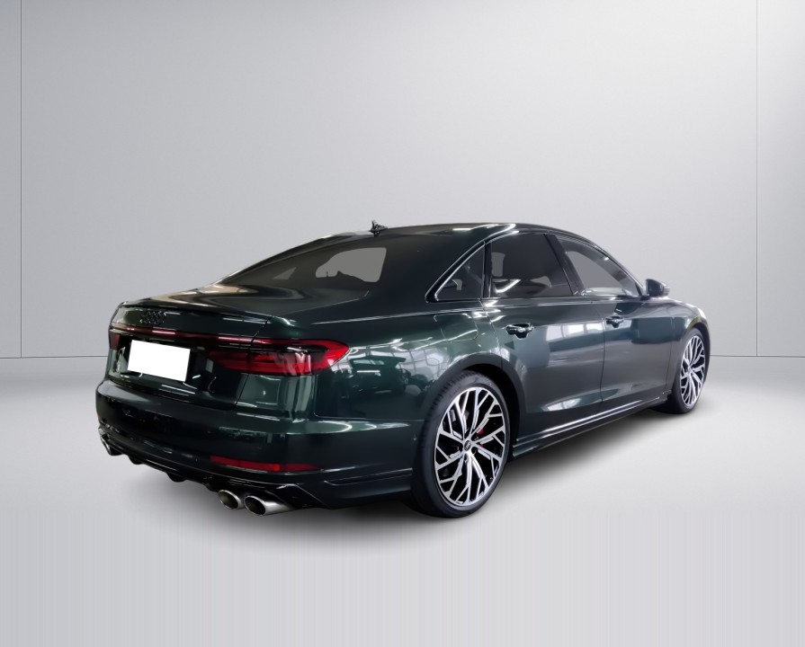 Audi S8 (3)