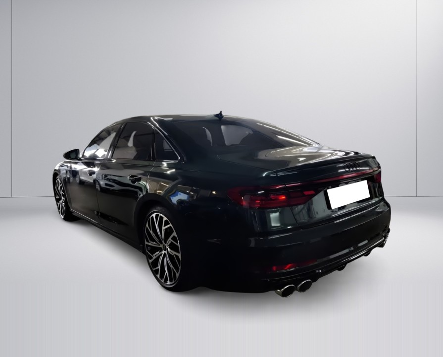 Audi S8 (4)