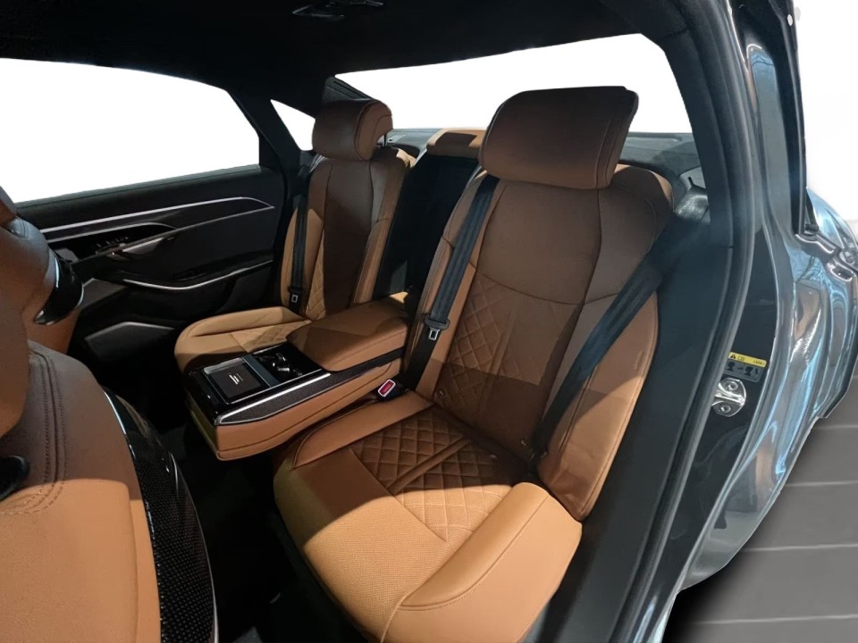 Audi S8 - foto 11
