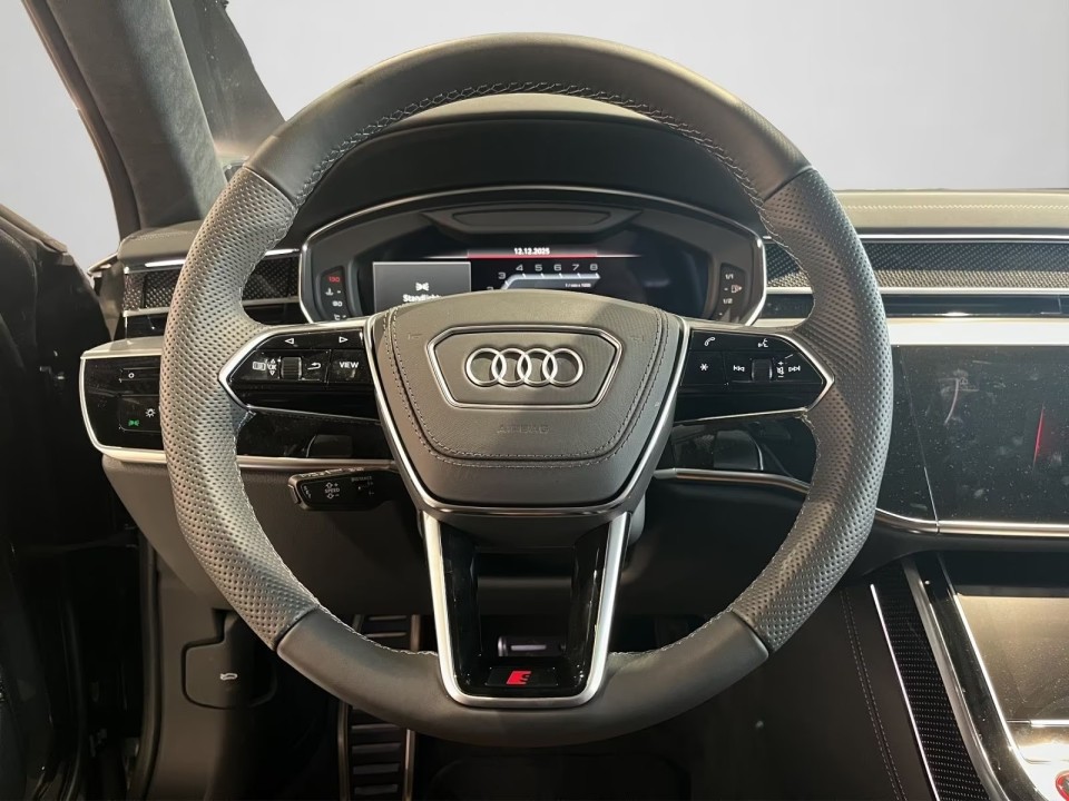 Audi S8 (5)