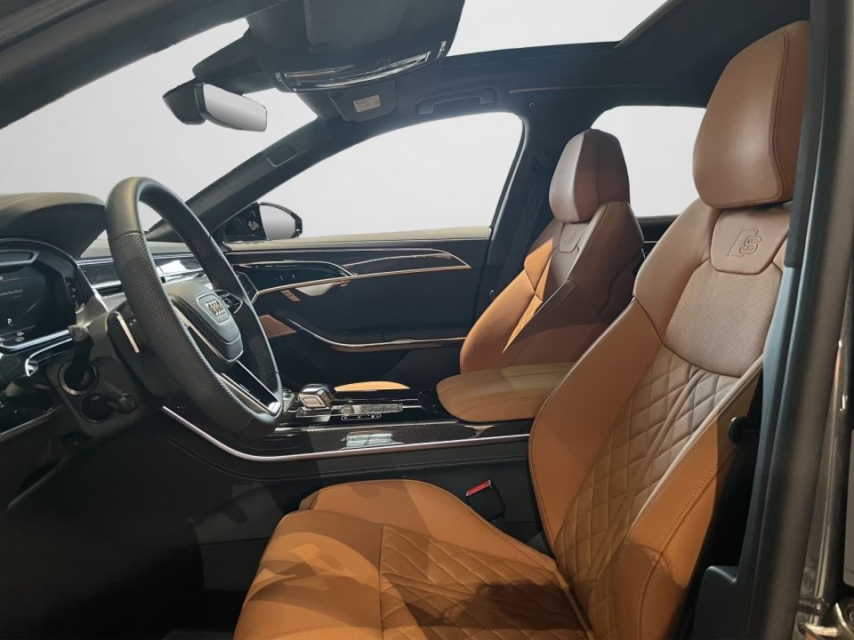 Audi S8 - foto 7