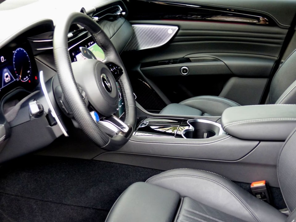 Maserati Grecale - foto 13