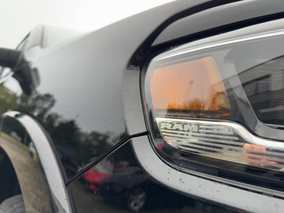 Dodge RAM 1500 Laramie - foto 21