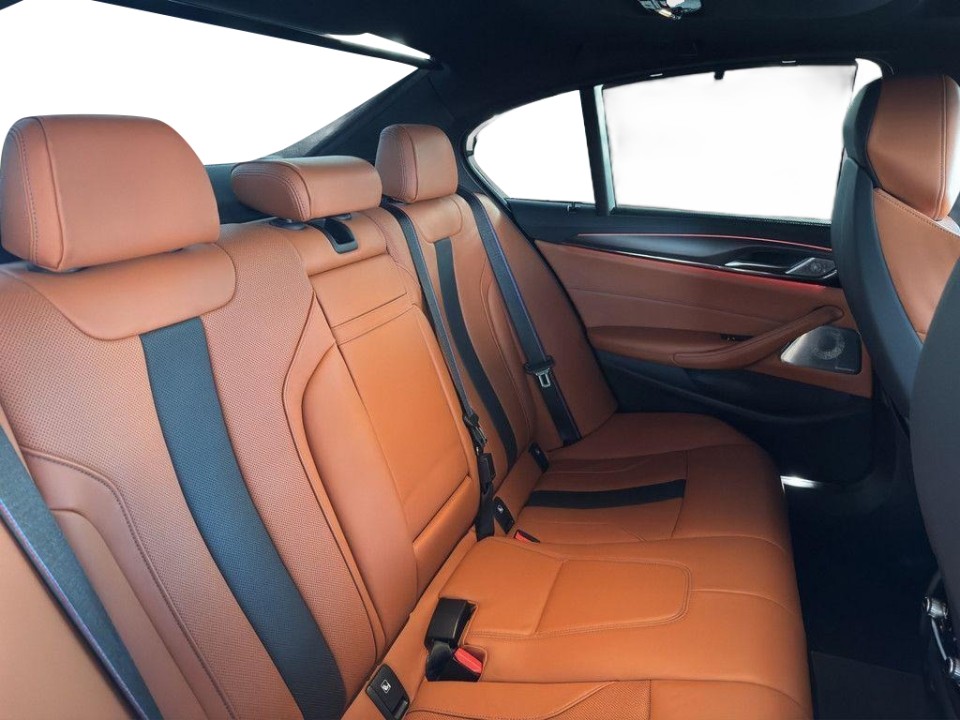 BMW M5 Competition - foto 14