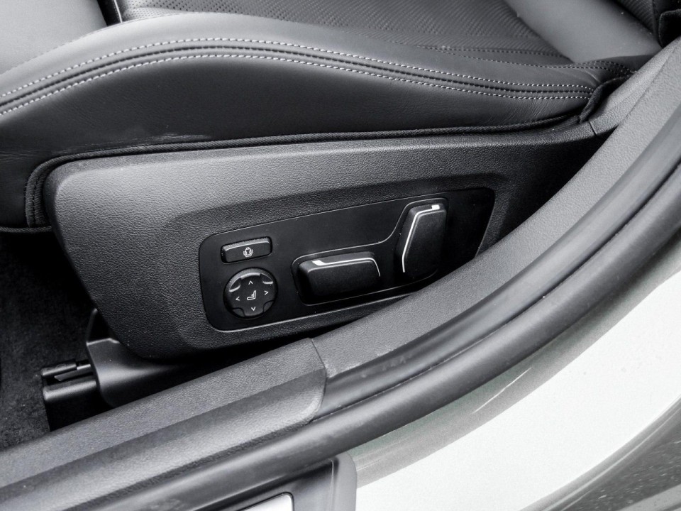 BMW M3 Competition - foto 11