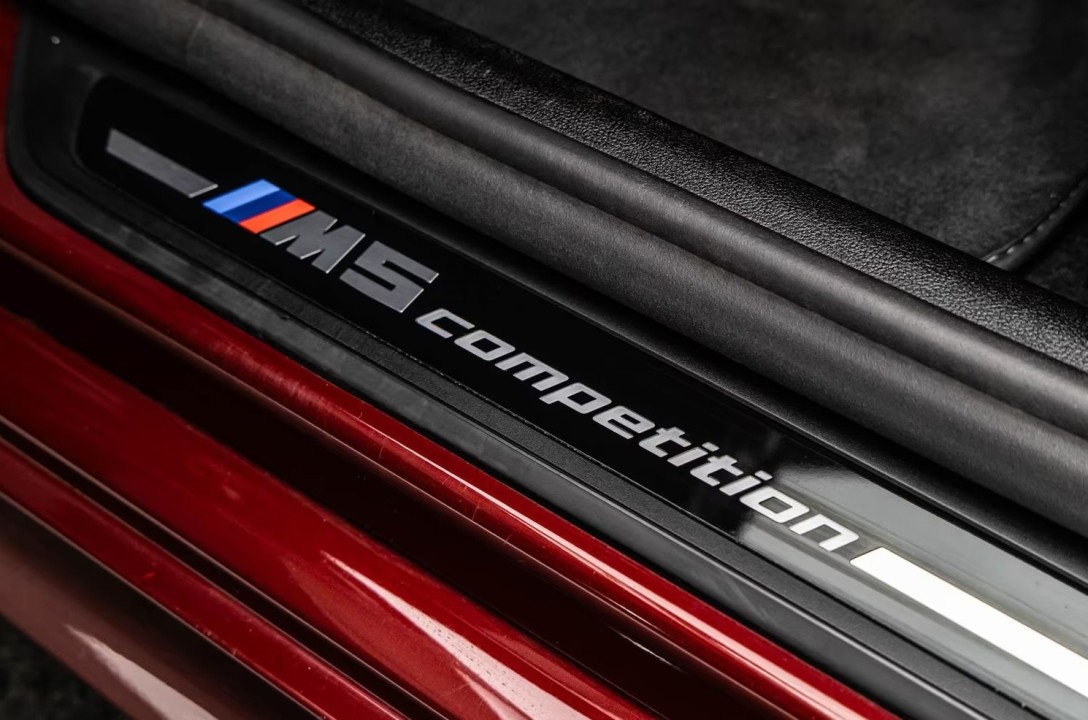 BMW M5 Competition - foto 32