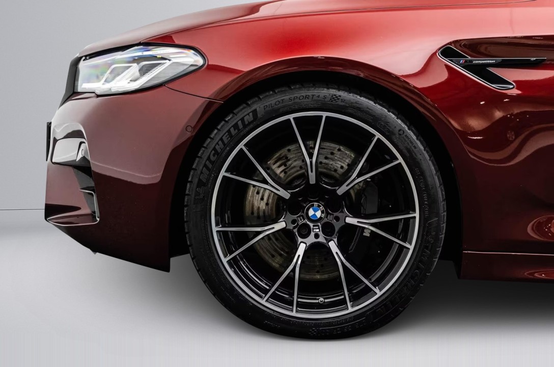 BMW M5 Competition - foto 35