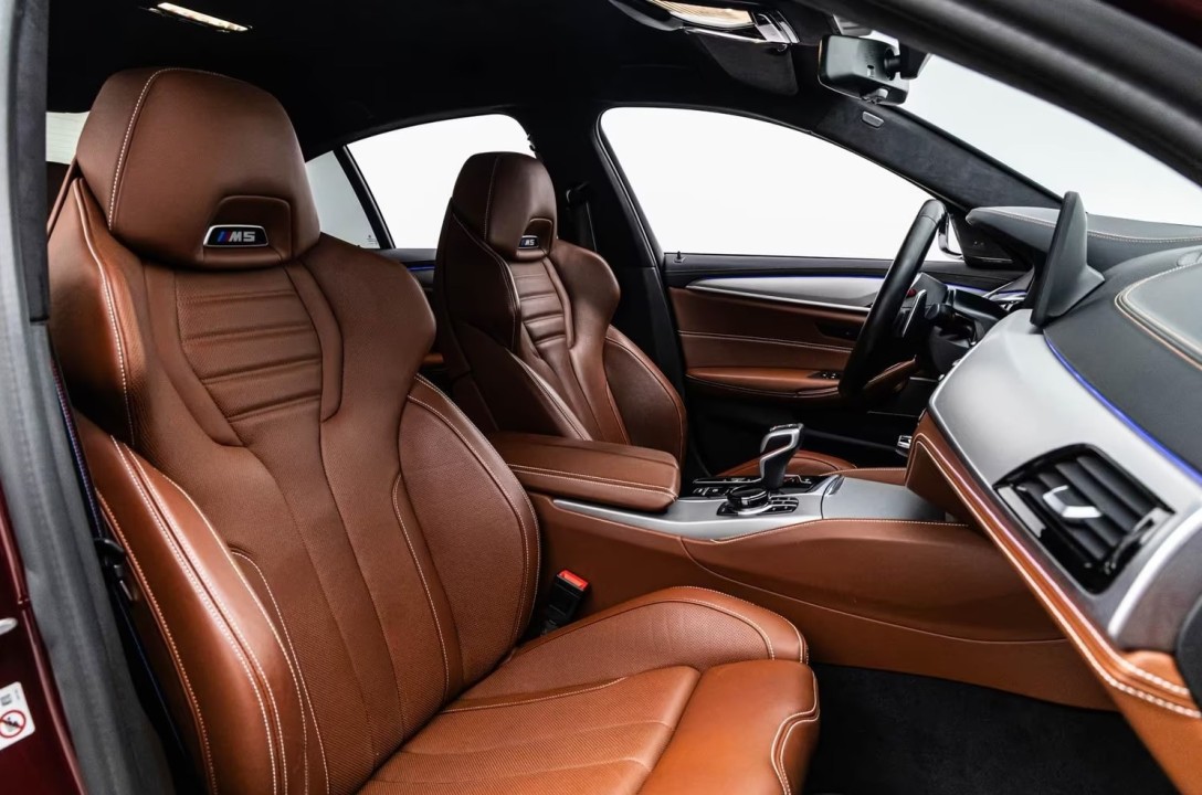 BMW M5 Competition - foto 16