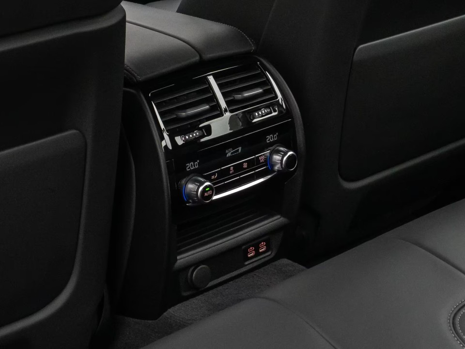 BMW M5 Competition - foto 30