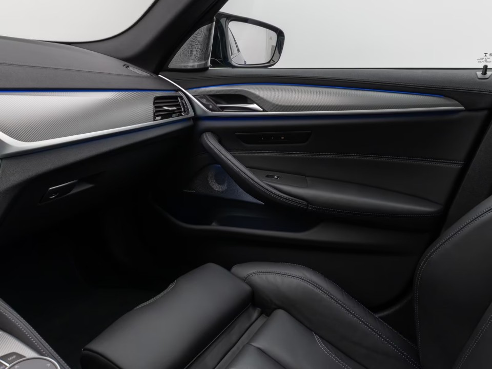 BMW M5 Competition - foto 32