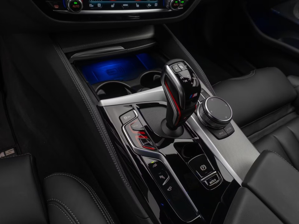 BMW M5 Competition - foto 24