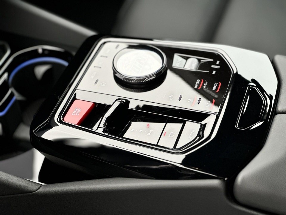 BMW M5 Touring - foto 14