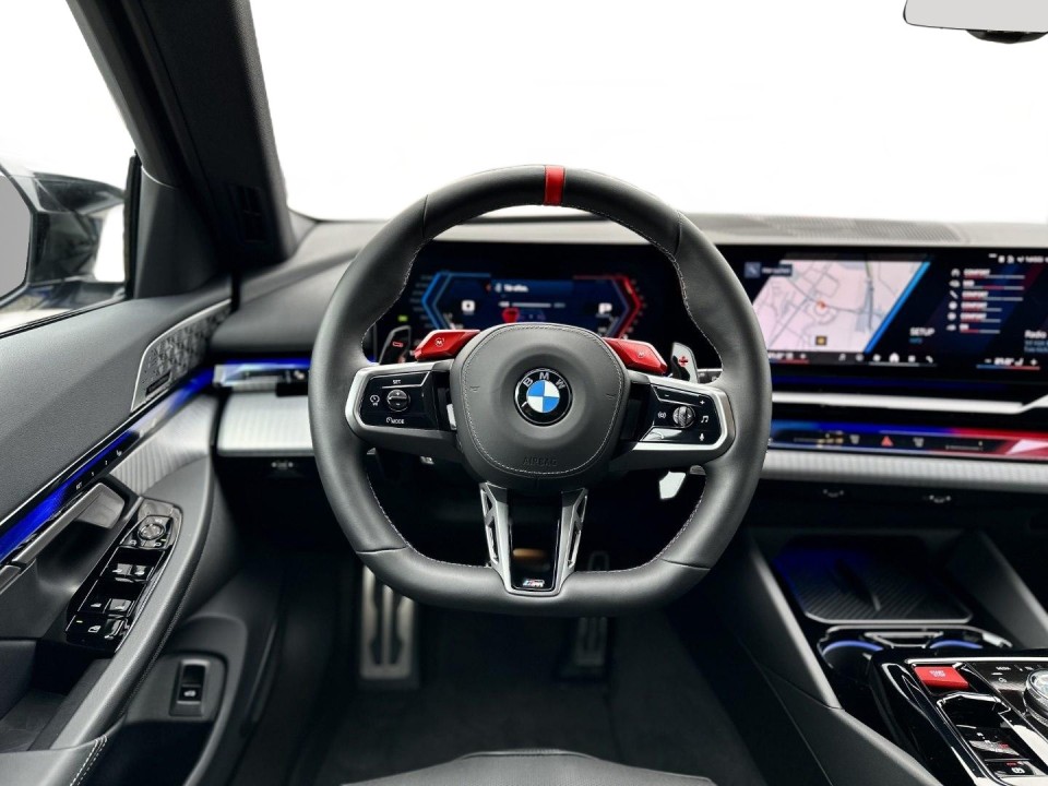 BMW M5 Touring - foto 11