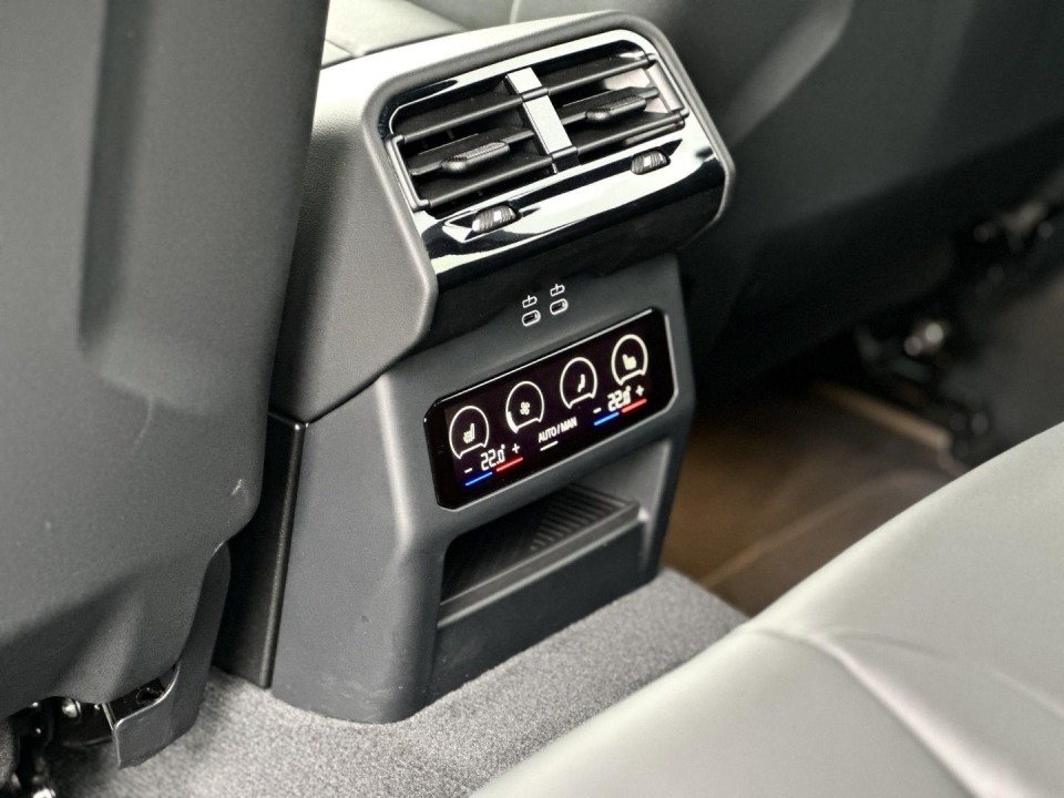 BMW M5 Touring - foto 16