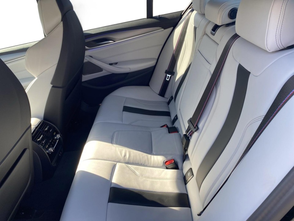BMW M5 Competition - foto 10
