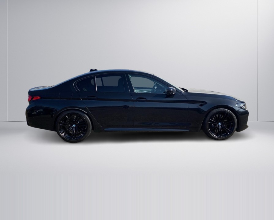 BMW M5 Competition (2)