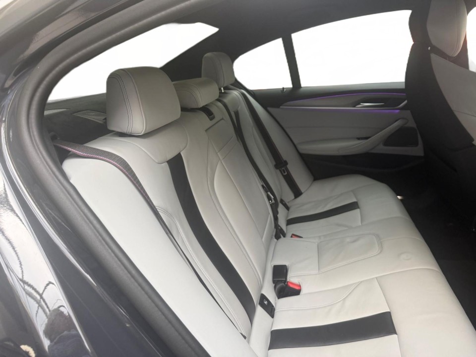BMW M5 Competition - foto 12