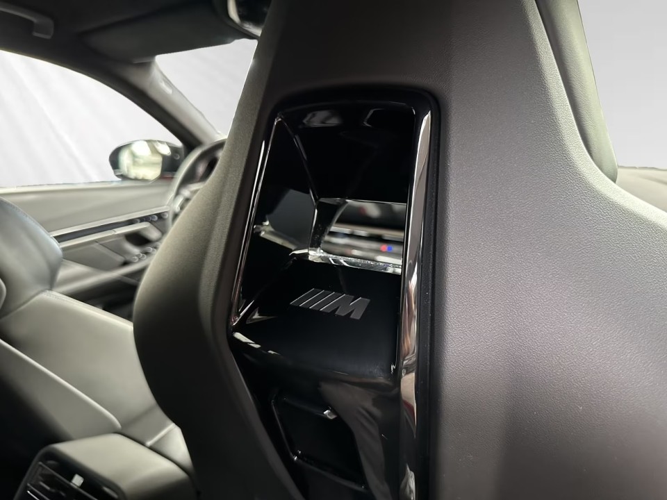 BMW M5 Touring - foto 13