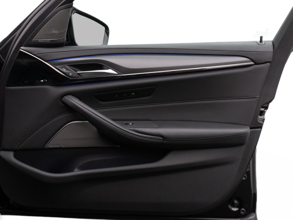 BMW M5 Competition - foto 33