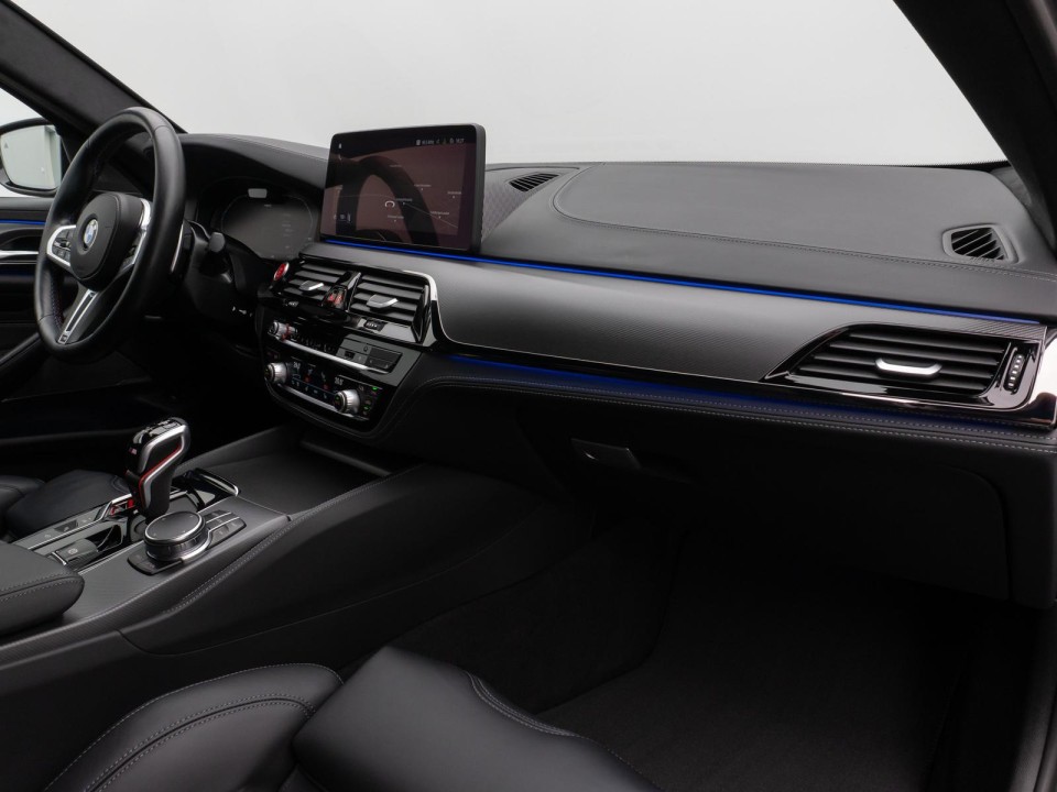 BMW M5 Competition - foto 25