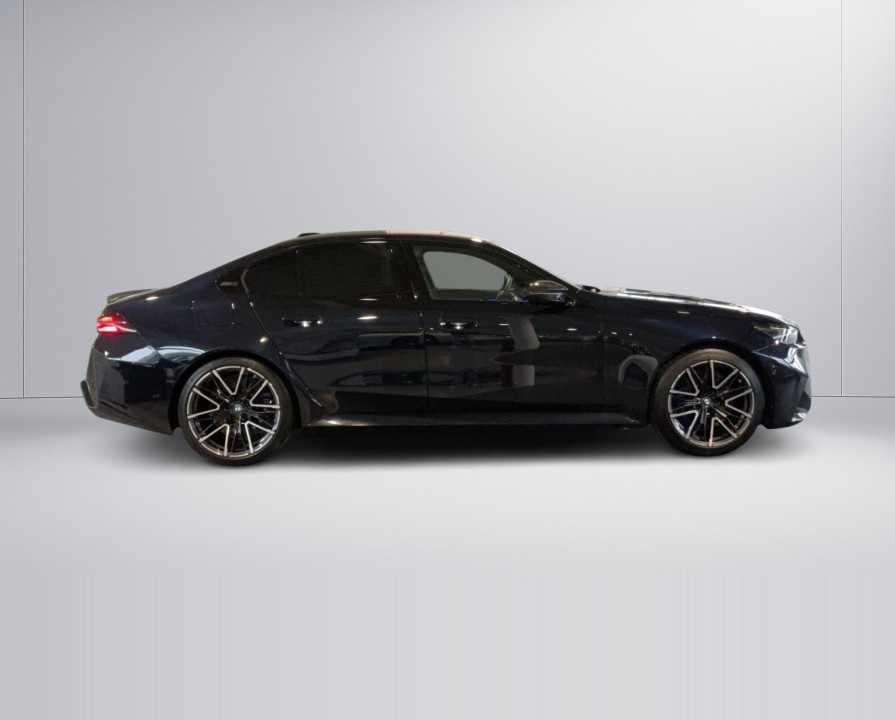 BMW M5 (2)