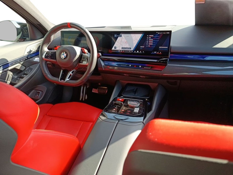 BMW M5 Touring xDrive - foto 11