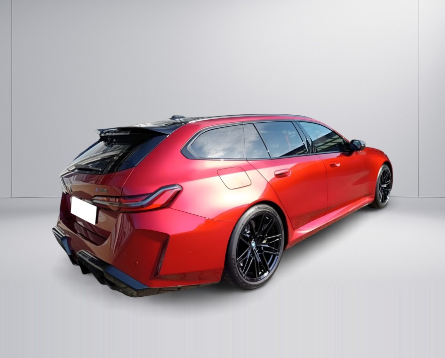 BMW M5 Touring xDrive (3)