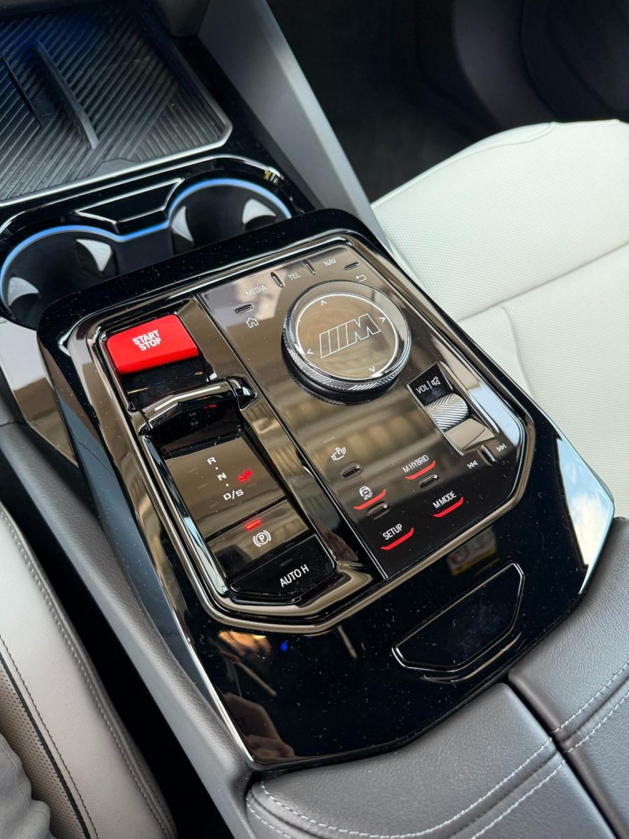 BMW M5 xDrive - foto 14