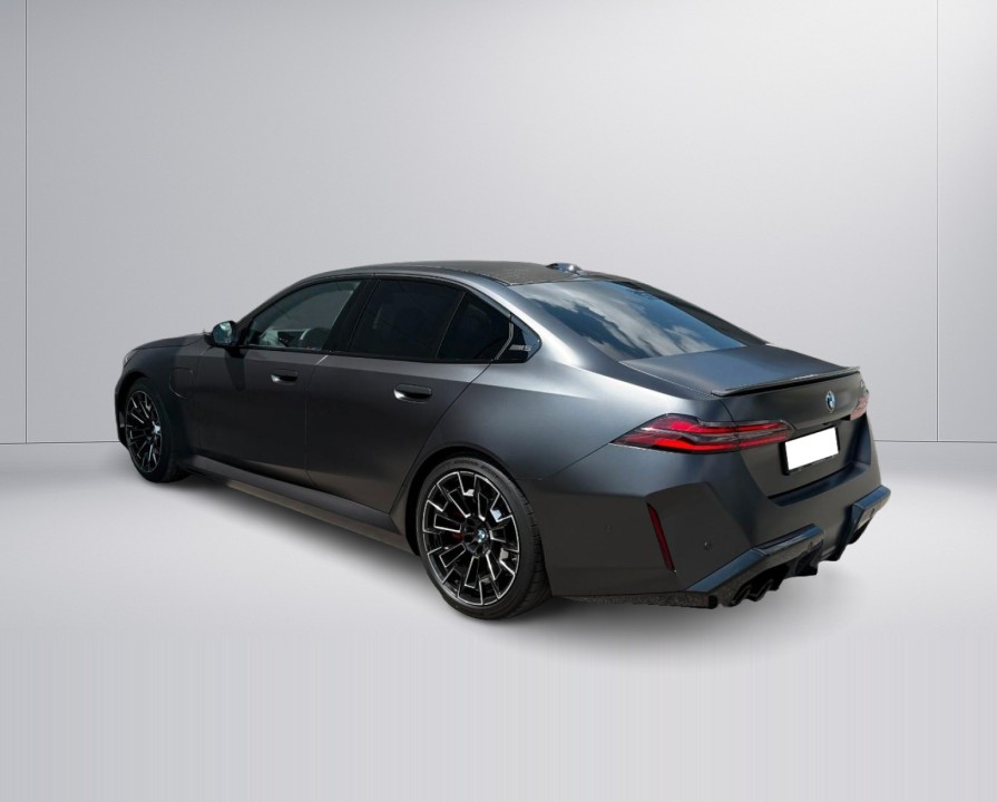 BMW M5 xDrive (5)