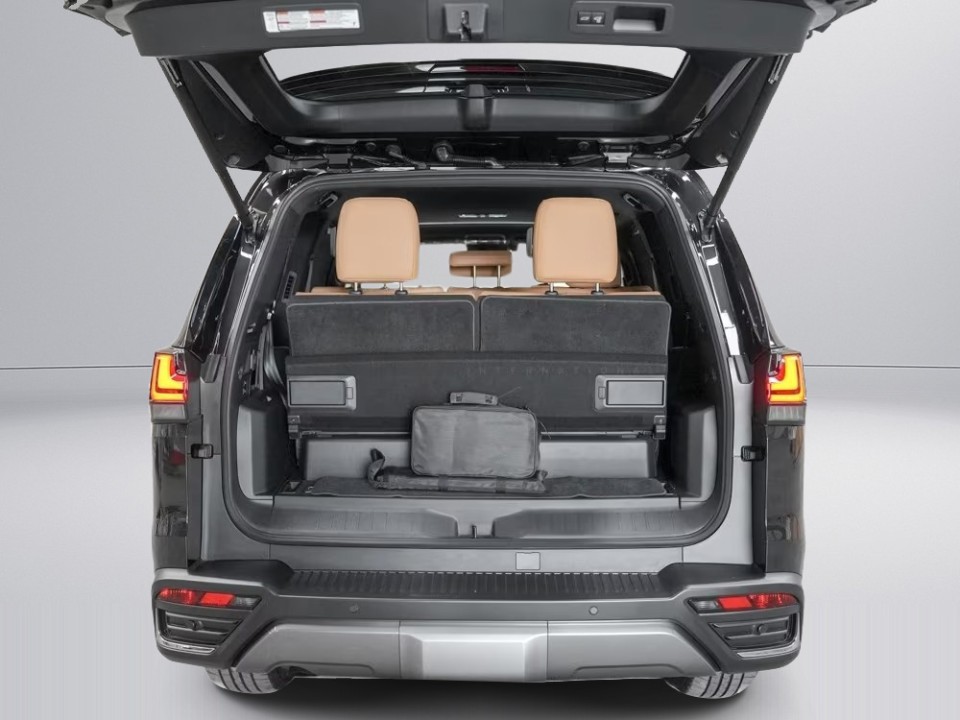 Lexus Seria LX 700h Luxury - foto 36