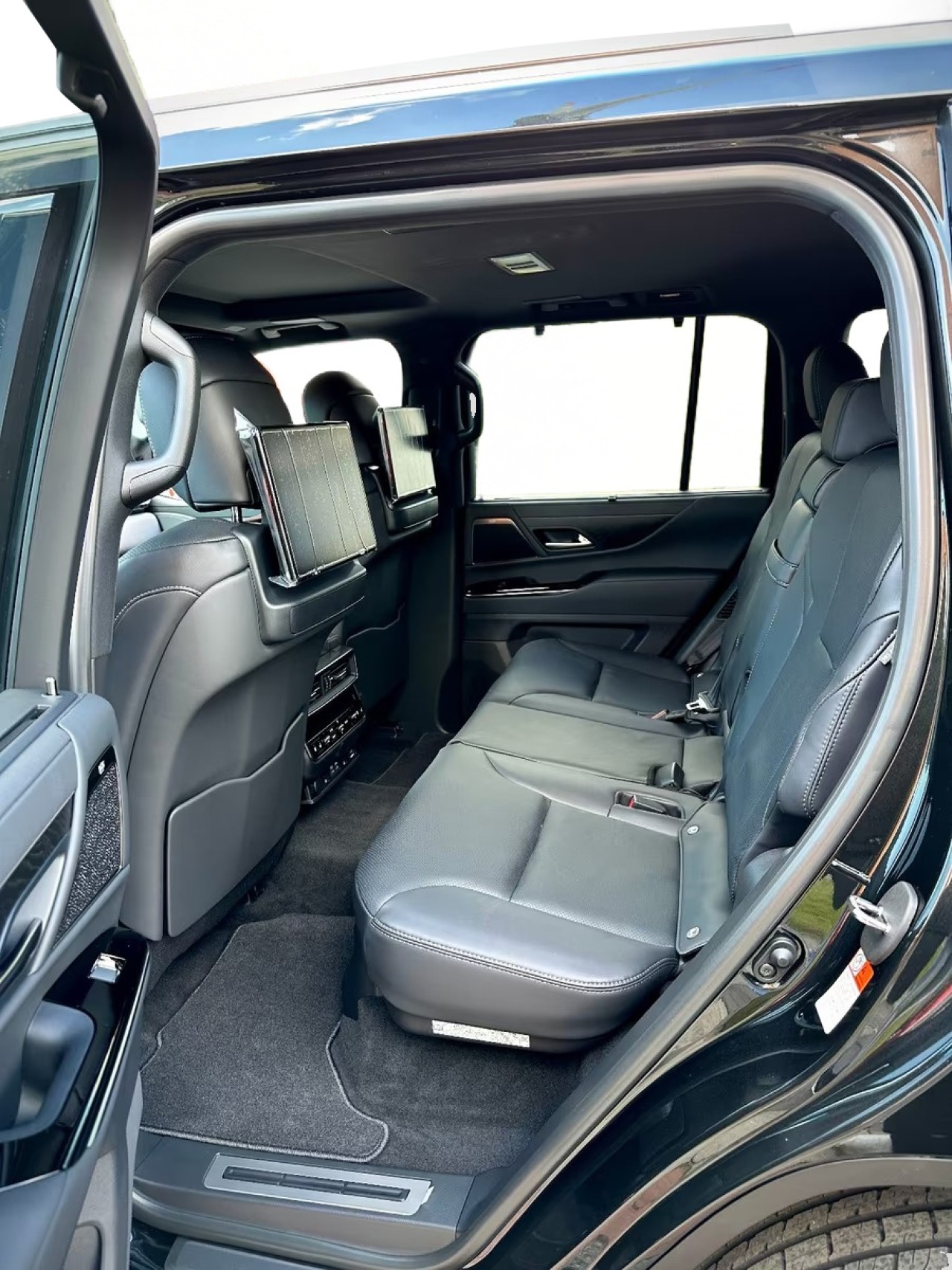 Lexus Seria LX 600 Luxury - foto 14