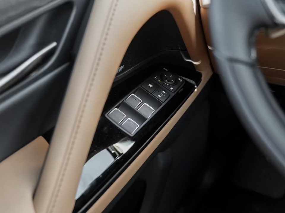 Lexus Seria LX 700h Luxury - foto 33