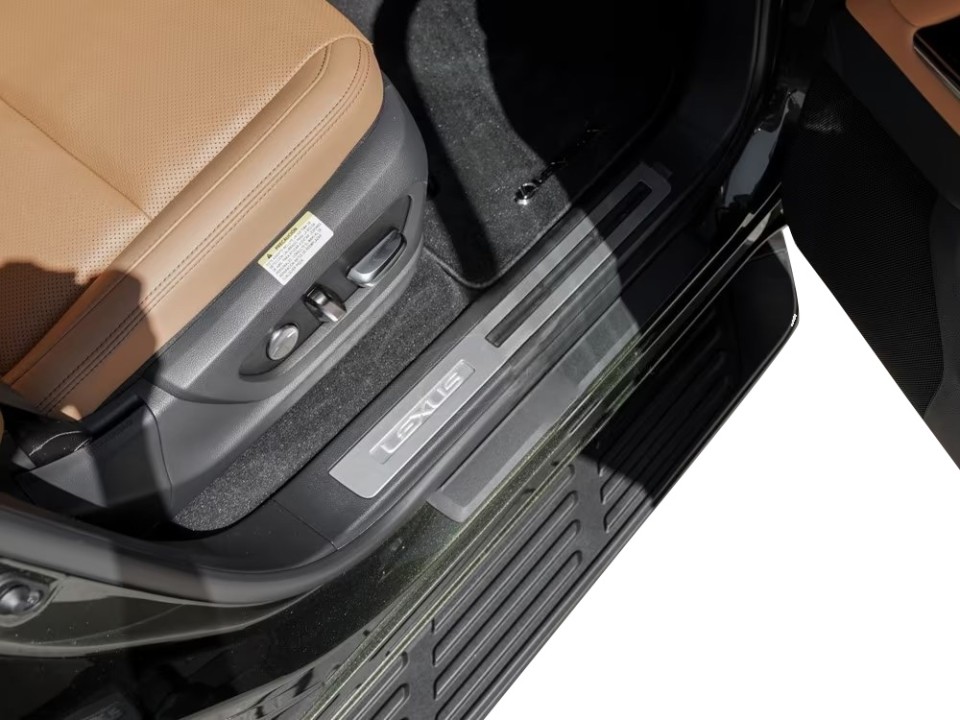 Lexus Seria LX 700h Luxury - foto 35