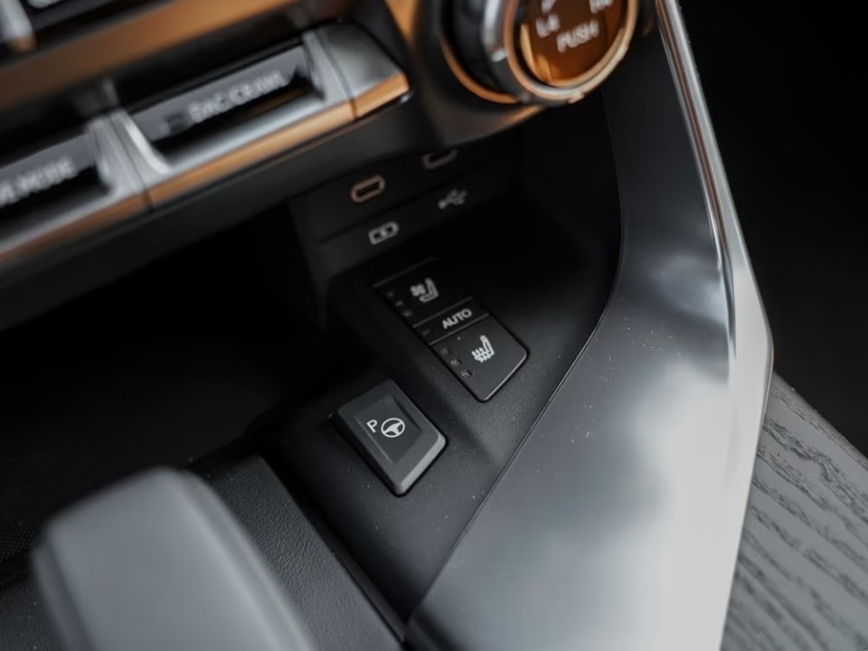 Lexus Seria LX 700h Luxury - foto 24