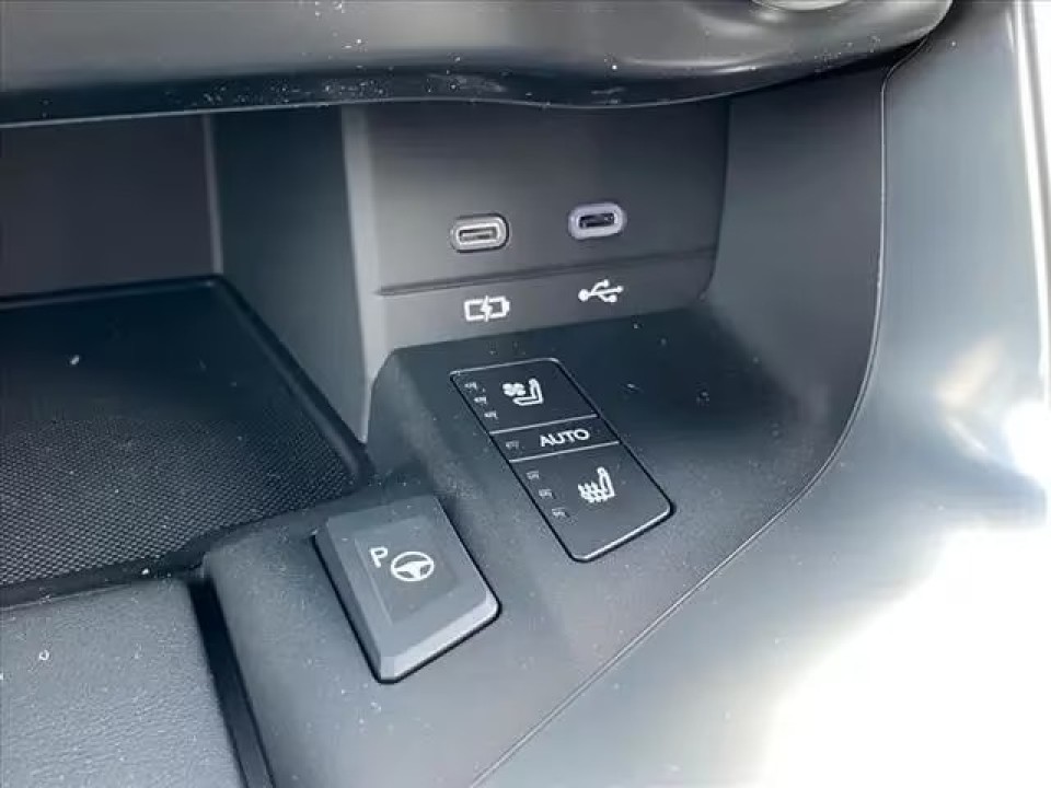 Lexus Seria LX 700h F-Sport - foto 8